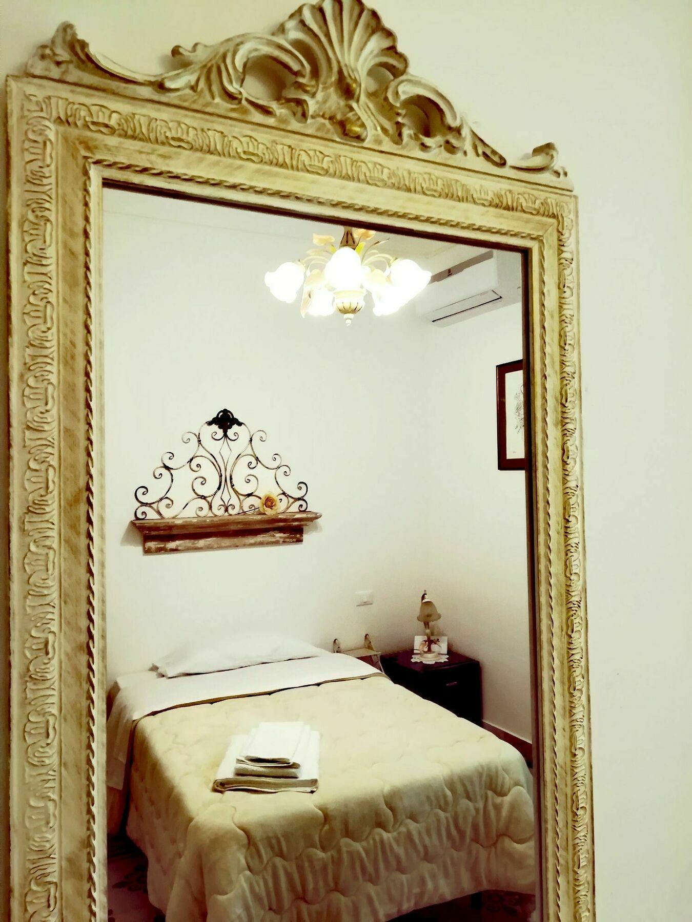 Le Rose Del Viale Hotel Palermo Eksteriør billede